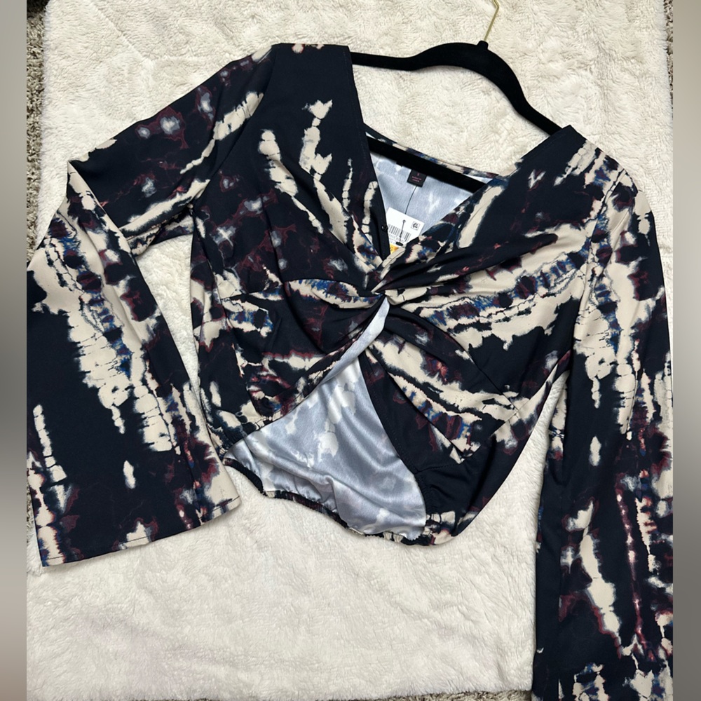 Women’s Knot Crop Top